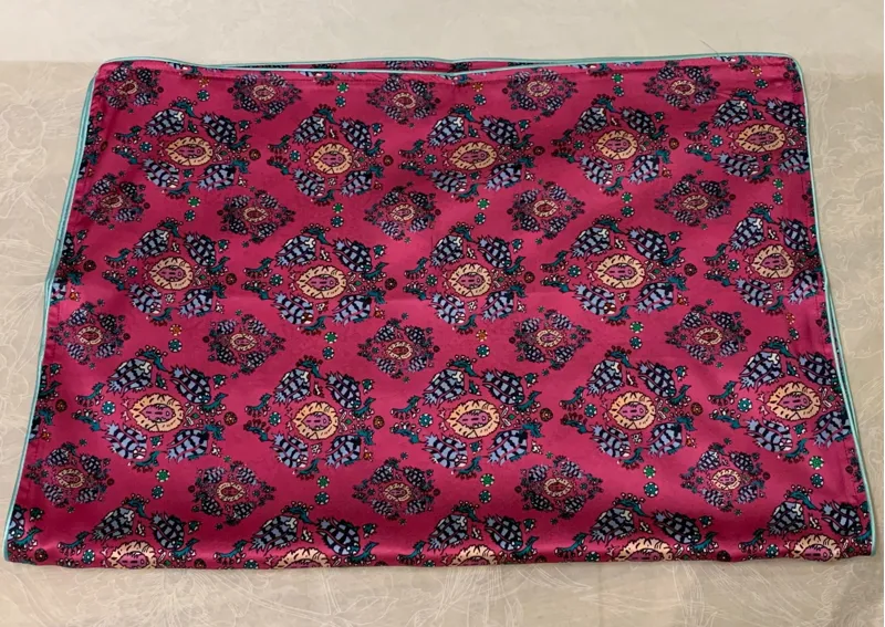 Jessica Russell Flint Persia Silk Pillowcase in Pink-1